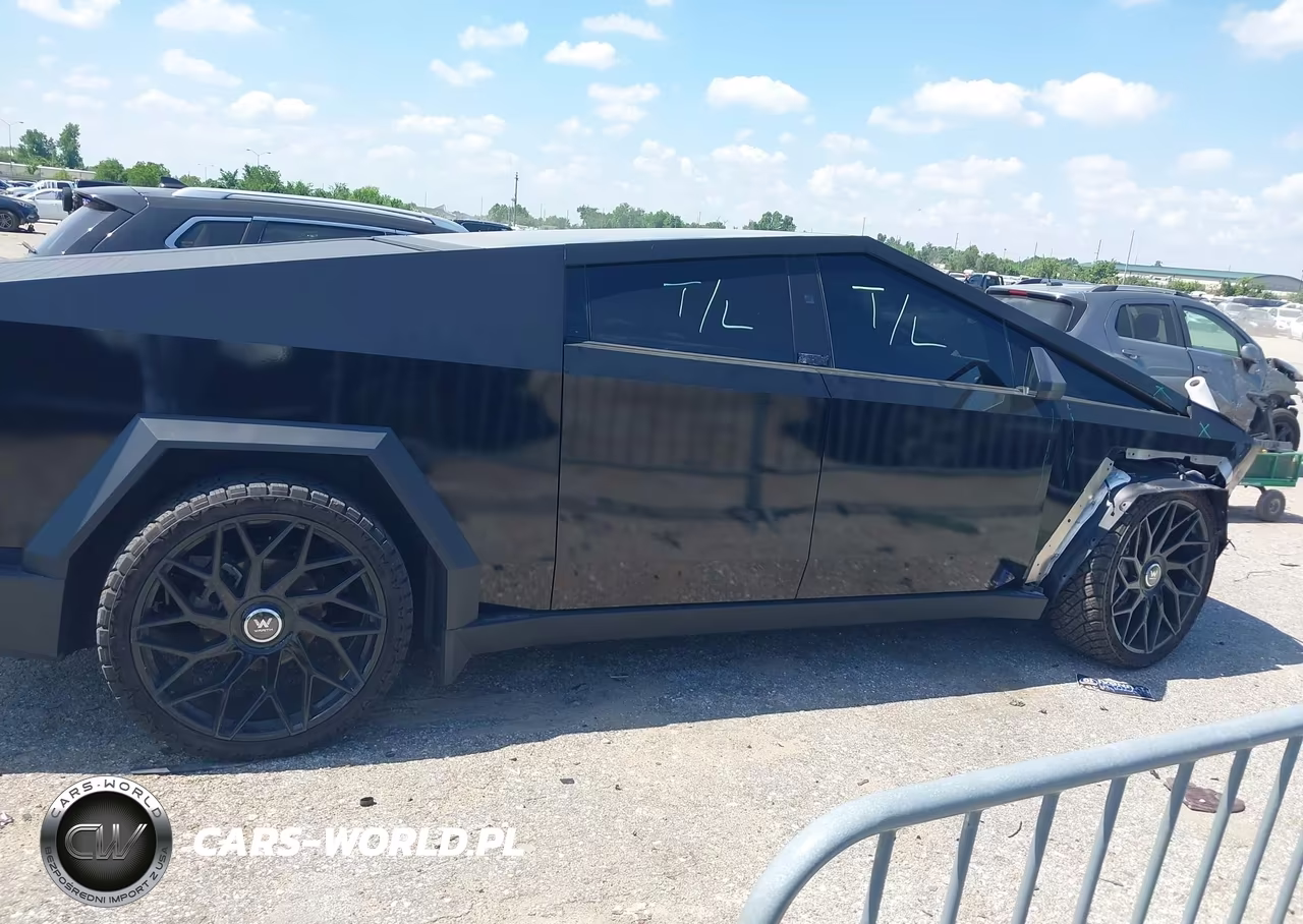 2024 Tesla Cybertruck All-Wheel Drive VIN:7G2CEHED3RA024343 - 13