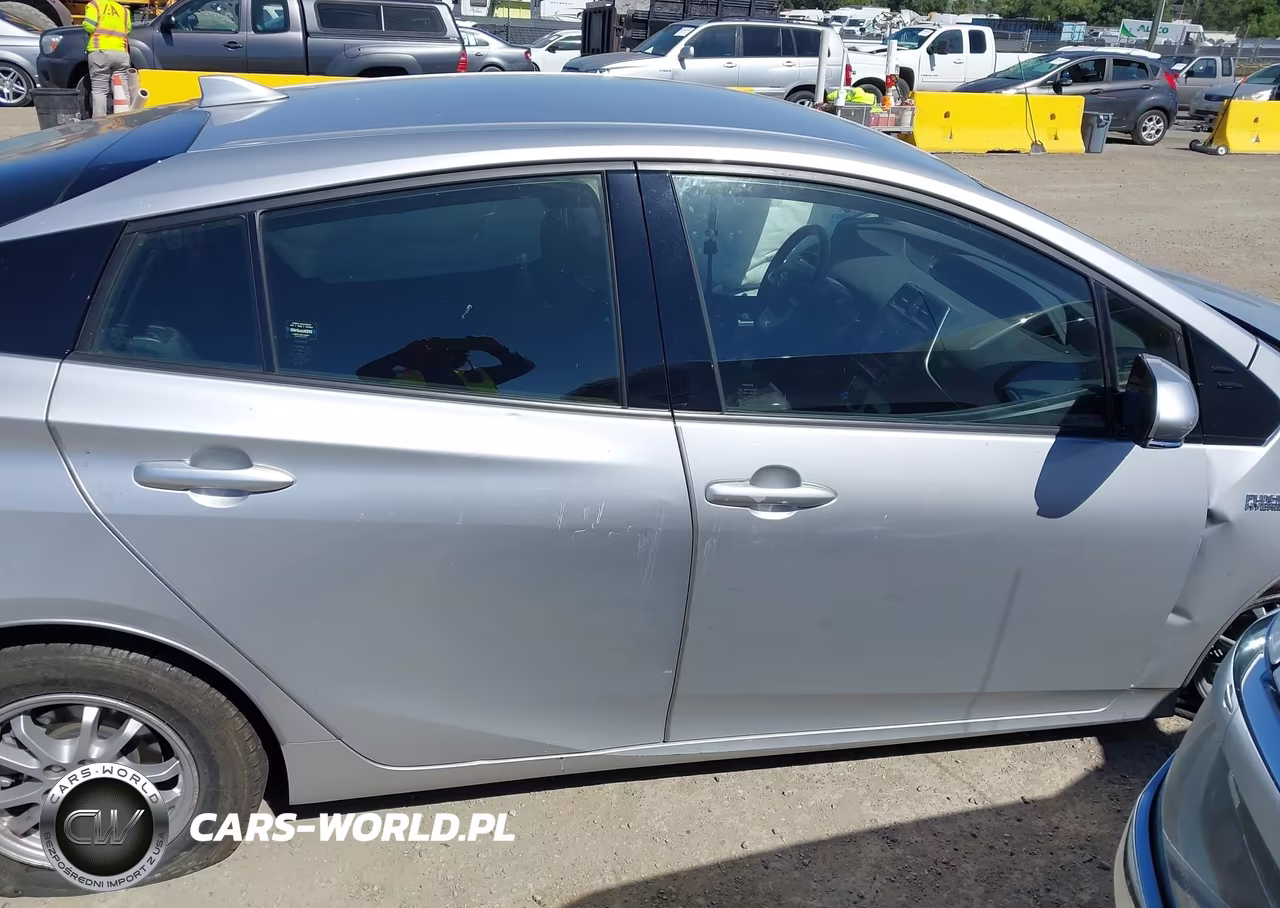 2019 Toyota Prius Prime Plus VIN:JTDKARFP4K3115216 - 14