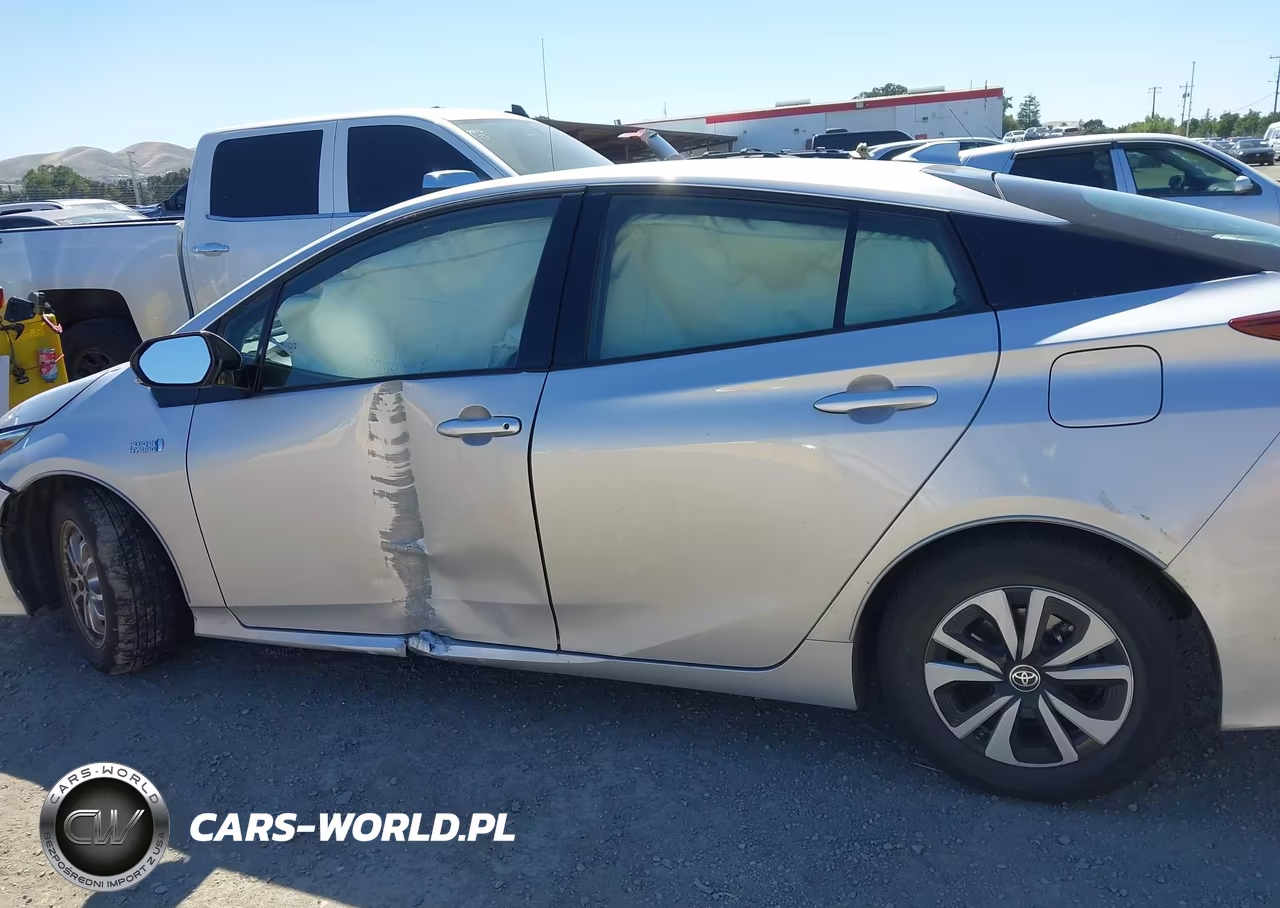2019 Toyota Prius Prime Plus VIN:JTDKARFP4K3115216 - 15