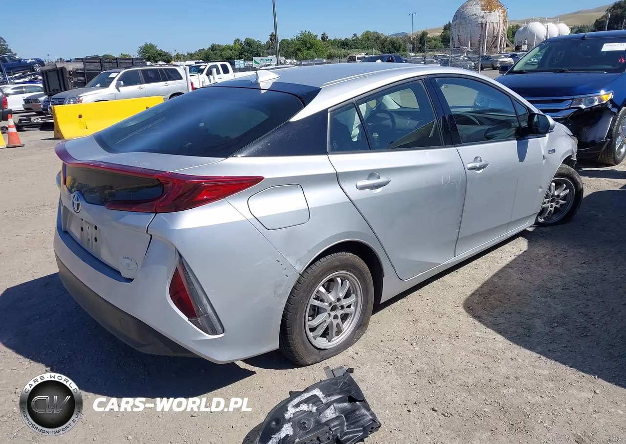 2019 Toyota Prius Prime Plus VIN:JTDKARFP4K3115216 - 4