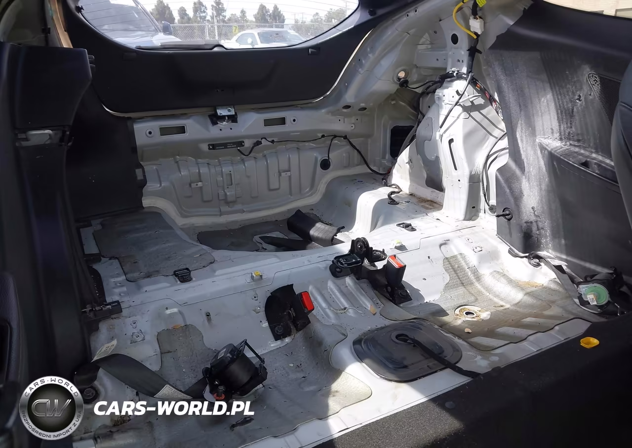 2015 Hyundai Veloster Turbo VIN:KMHTC6AE8FU225880 - 8