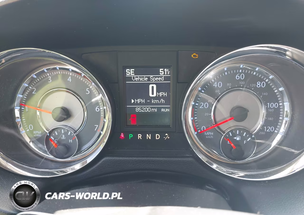 2015 Chrysler Town & Country Touring VIN:2C4RC1BG4FR664914 - 7