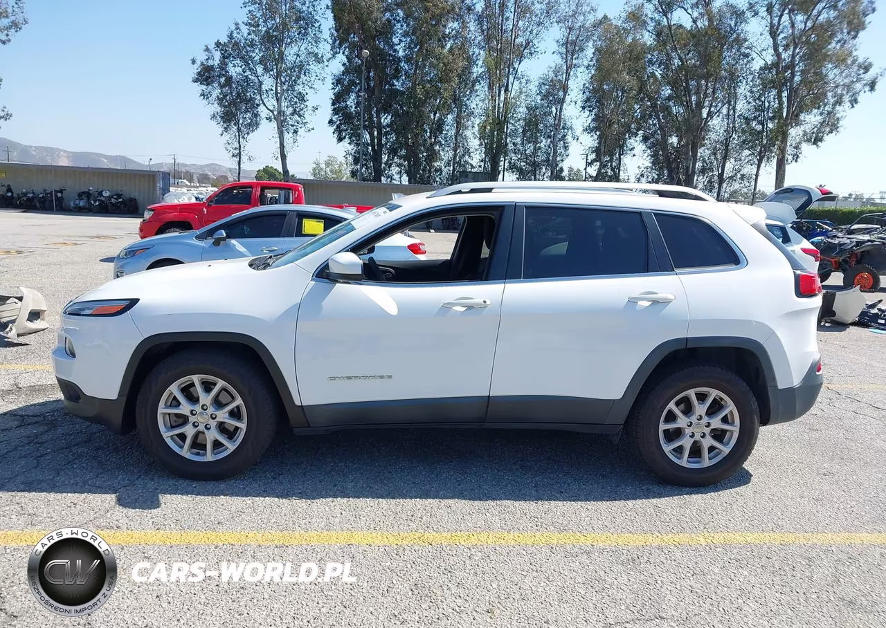 2018 Jeep Cherokee Latitude Fwd VIN:1C4PJLCB2JD524321 - 14