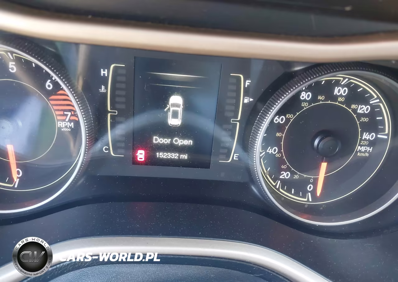 2018 Jeep Cherokee Latitude Fwd VIN:1C4PJLCB2JD524321 - 15
