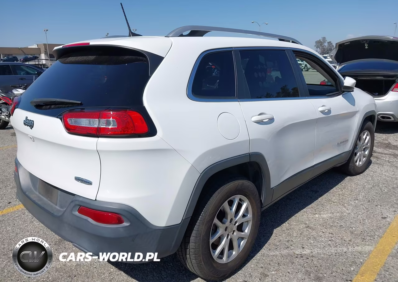 2018 Jeep Cherokee Latitude Fwd VIN:1C4PJLCB2JD524321 - 4
