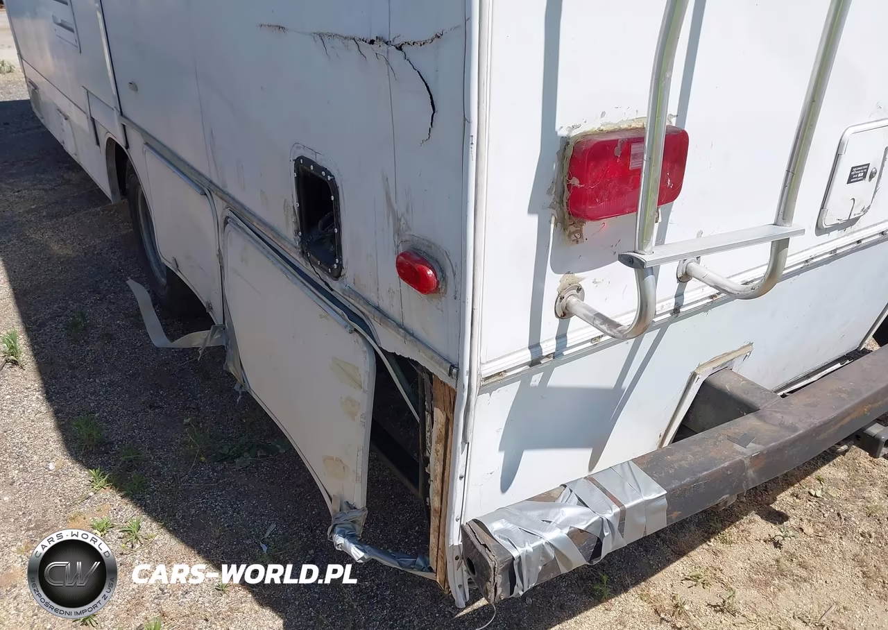 2005 Ford E-450 Cutaway Standard VIN:1FDXE45S45HA01268 - 11