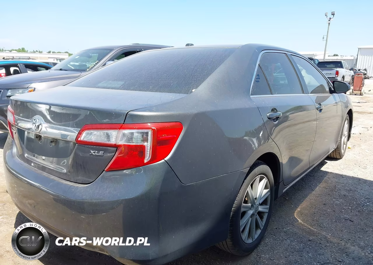 2013 Toyota Camry Xle VIN:4T4BF1FKXDR296537 - 4