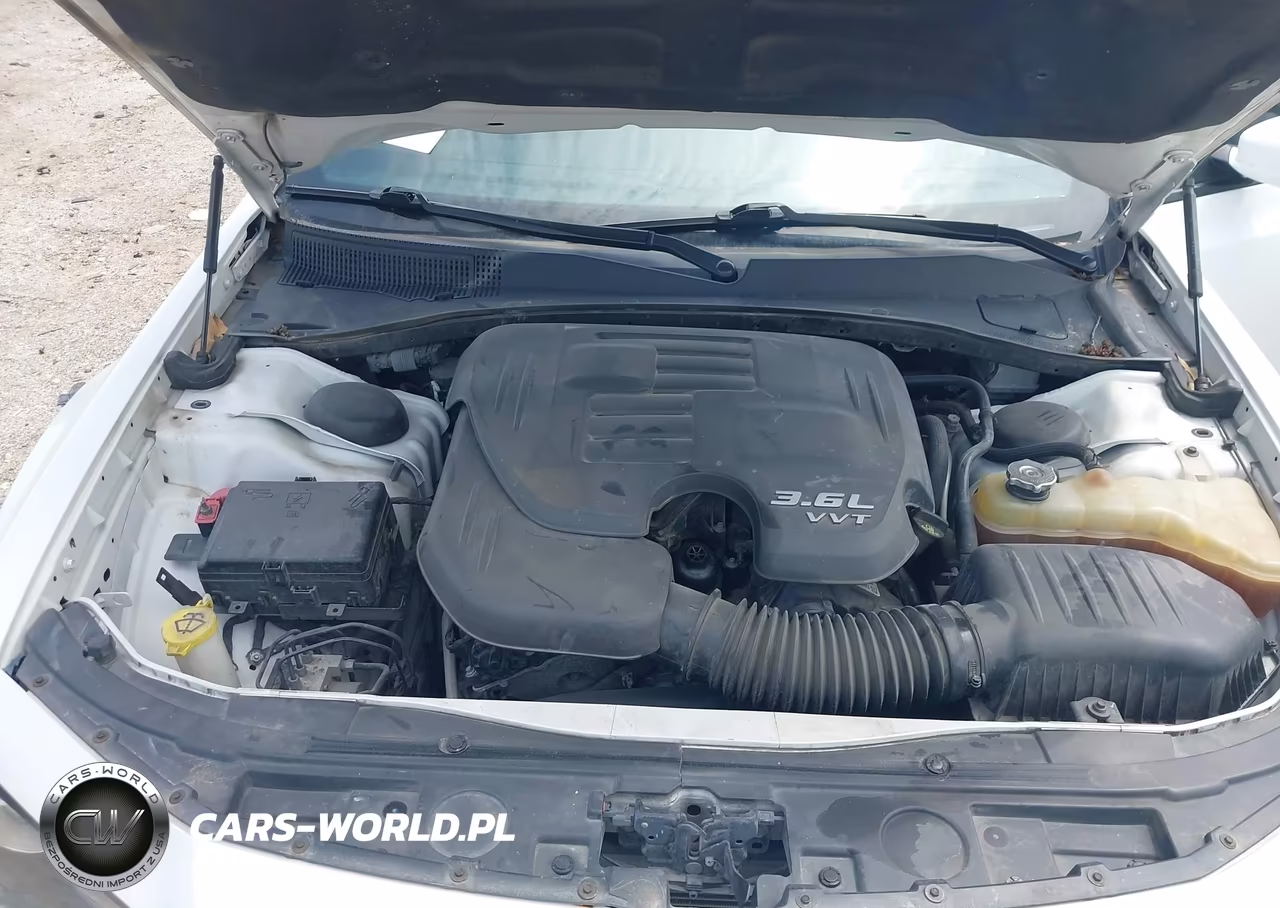 2019 Chrysler 300 300S VIN:2C3CCABG7KH659104 - 10