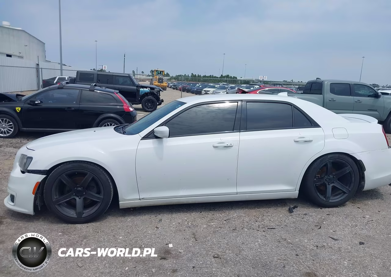 2019 Chrysler 300 300S VIN:2C3CCABG7KH659104 - 15