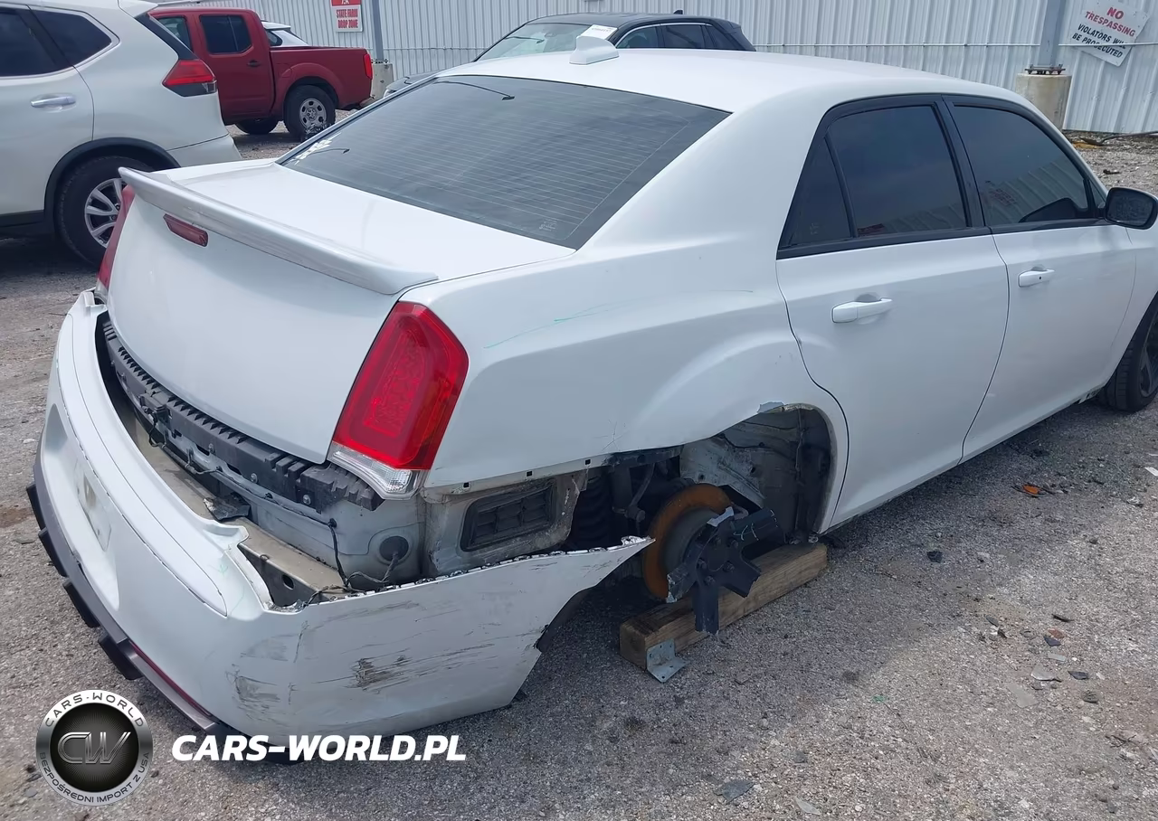 2019 Chrysler 300 300S VIN:2C3CCABG7KH659104 - 6