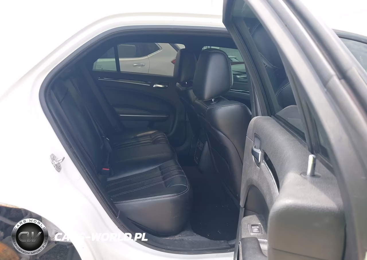 2019 Chrysler 300 300S VIN:2C3CCABG7KH659104 - 8