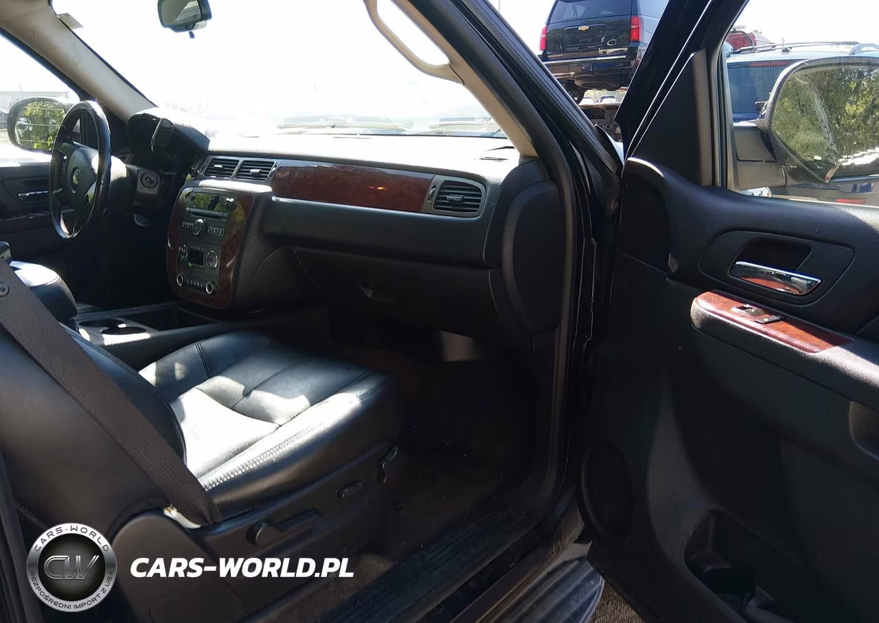 2010 Chevrolet Tahoe Lt VIN:1GNUKBE08AR205442 - 5