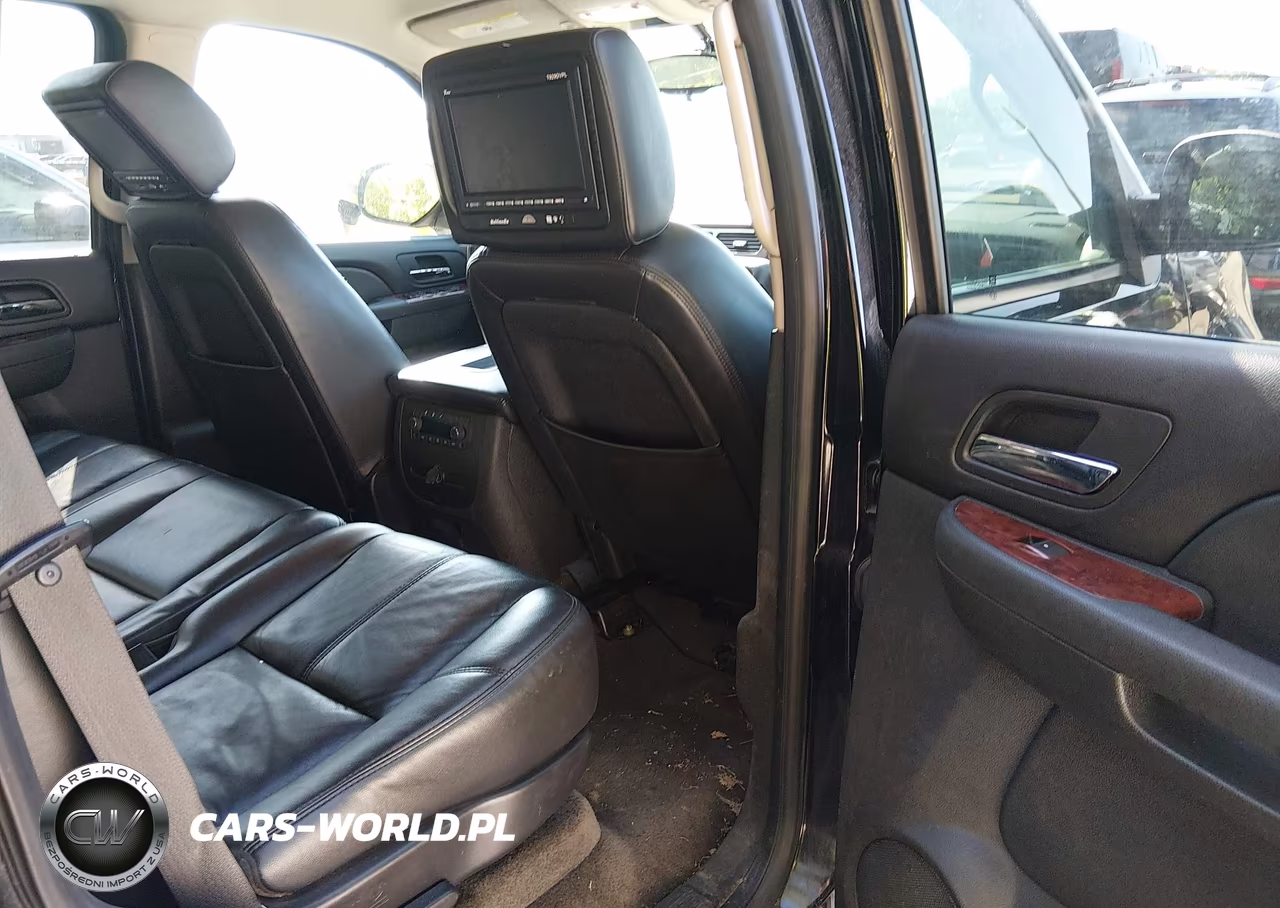 2010 Chevrolet Tahoe Lt VIN:1GNUKBE08AR205442 - 8