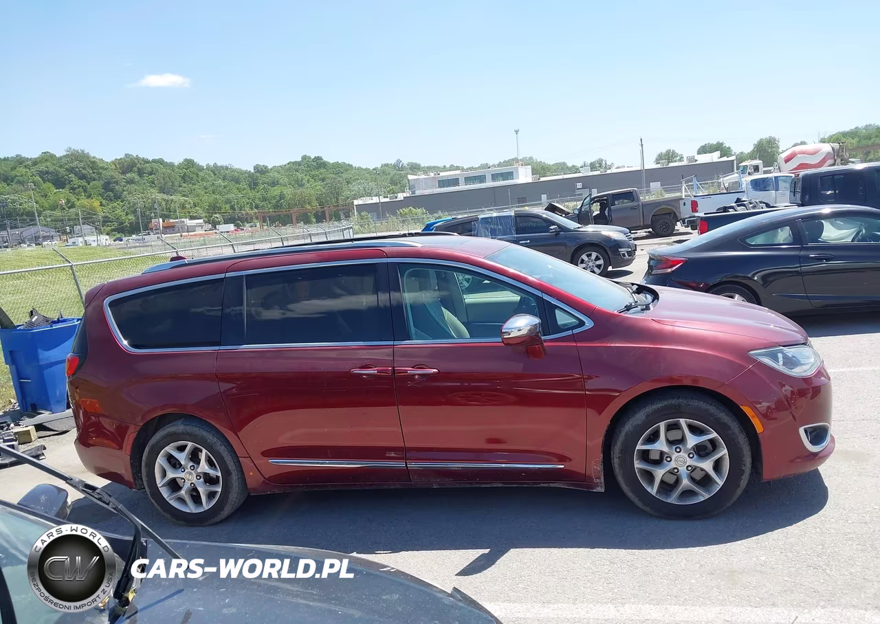 2020 Chrysler Pacifica Limited VIN:2C4RC1GG6LR275857 - 13