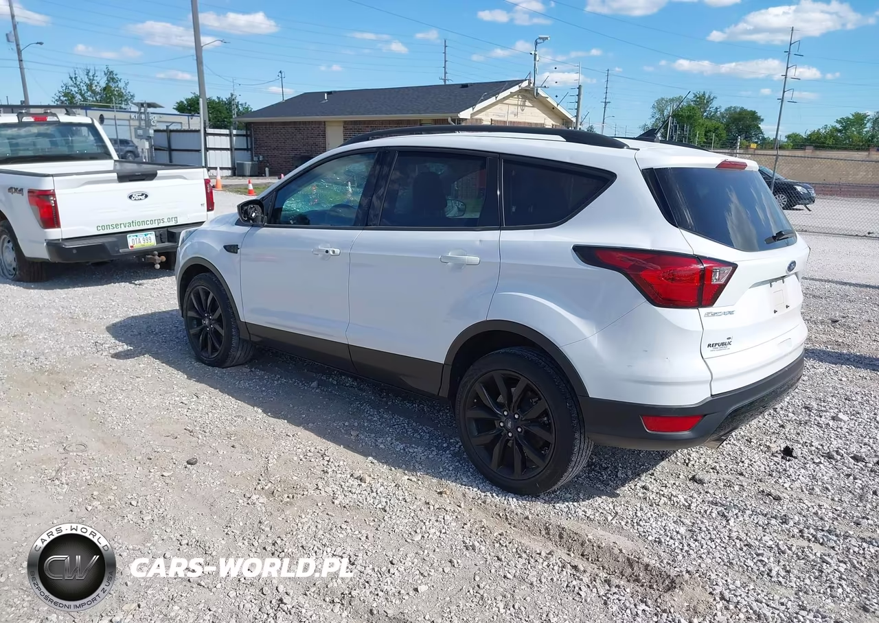 2019 Ford Escape Se VIN:1FMCU0GD0KUC53465 - 3