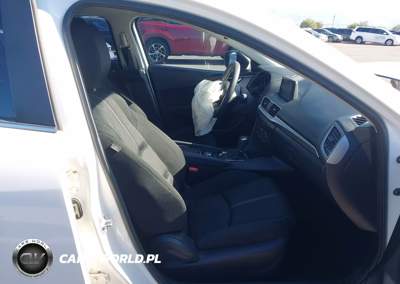 2018 Mazda Mazda3 Sport VIN:3MZBN1U74JM198357 - 5