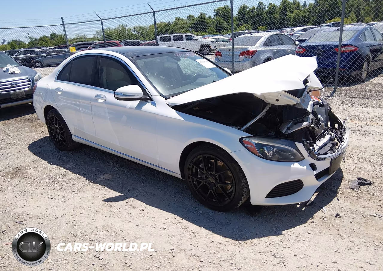 2015 Mercedes-Benz C 300 Luxury 4Matic – zdjęcie 1 z 16