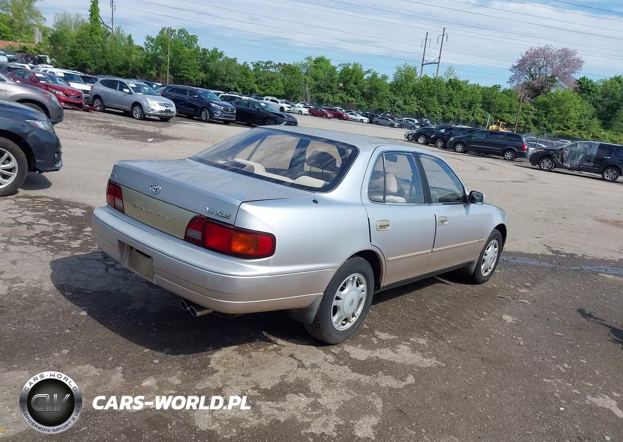 1995 Toyota Camry Xle VIN:JT2GK13E4S0090366 - 4