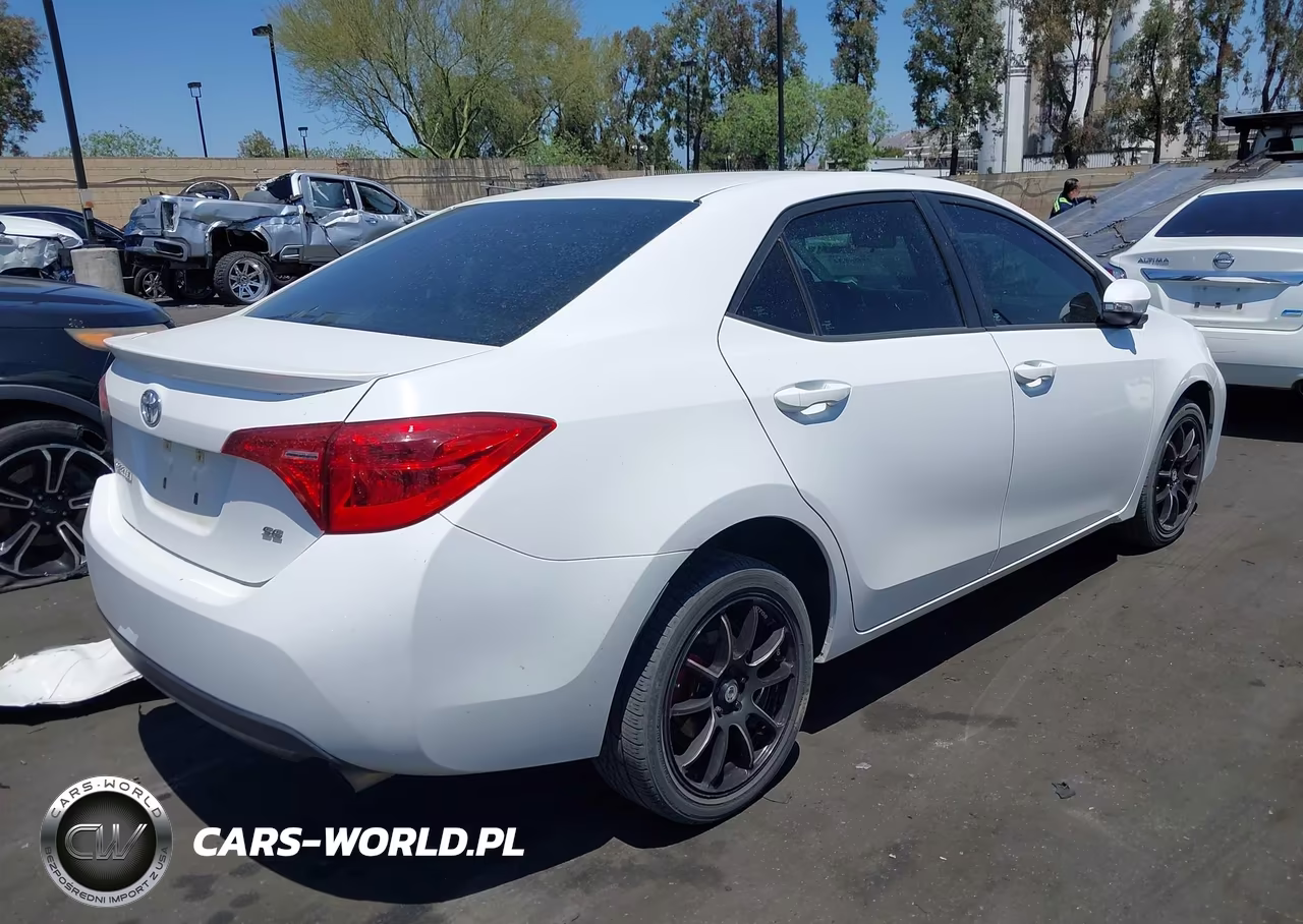 2017 Toyota Corolla Se VIN:5YFBURHE6HP679808 - 4