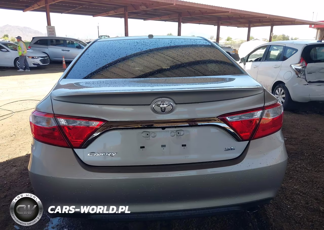 2015 Toyota Camry Se VIN:4T1BF1FK2FU901518 - 17