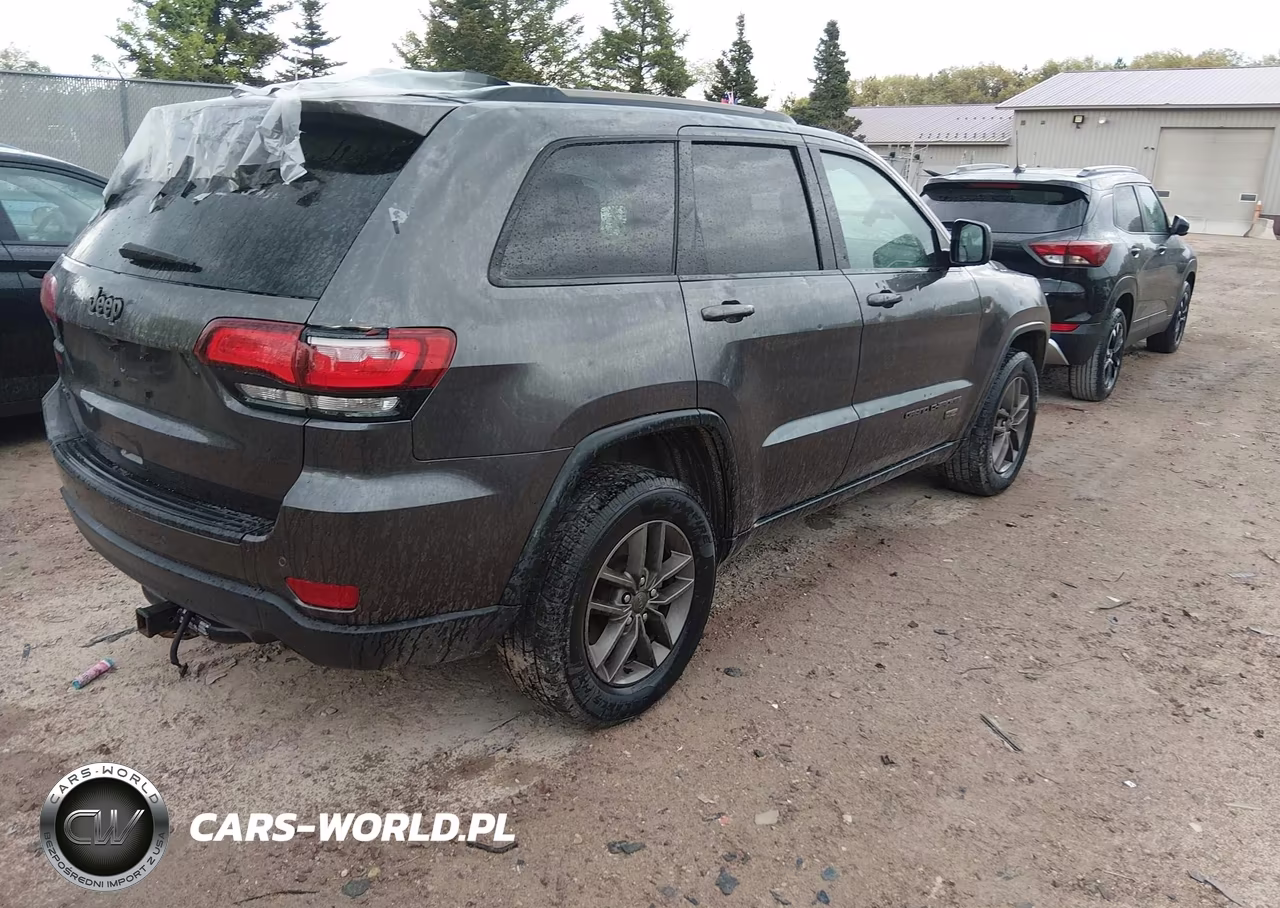 2016 Jeep Grand Cherokee 75Th Anniversary VIN:1C4RJFAG1GC496213 - 4