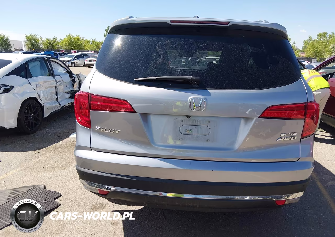 2016 Honda Pilot Elite VIN:5FNYF6H02GB118295 - 17