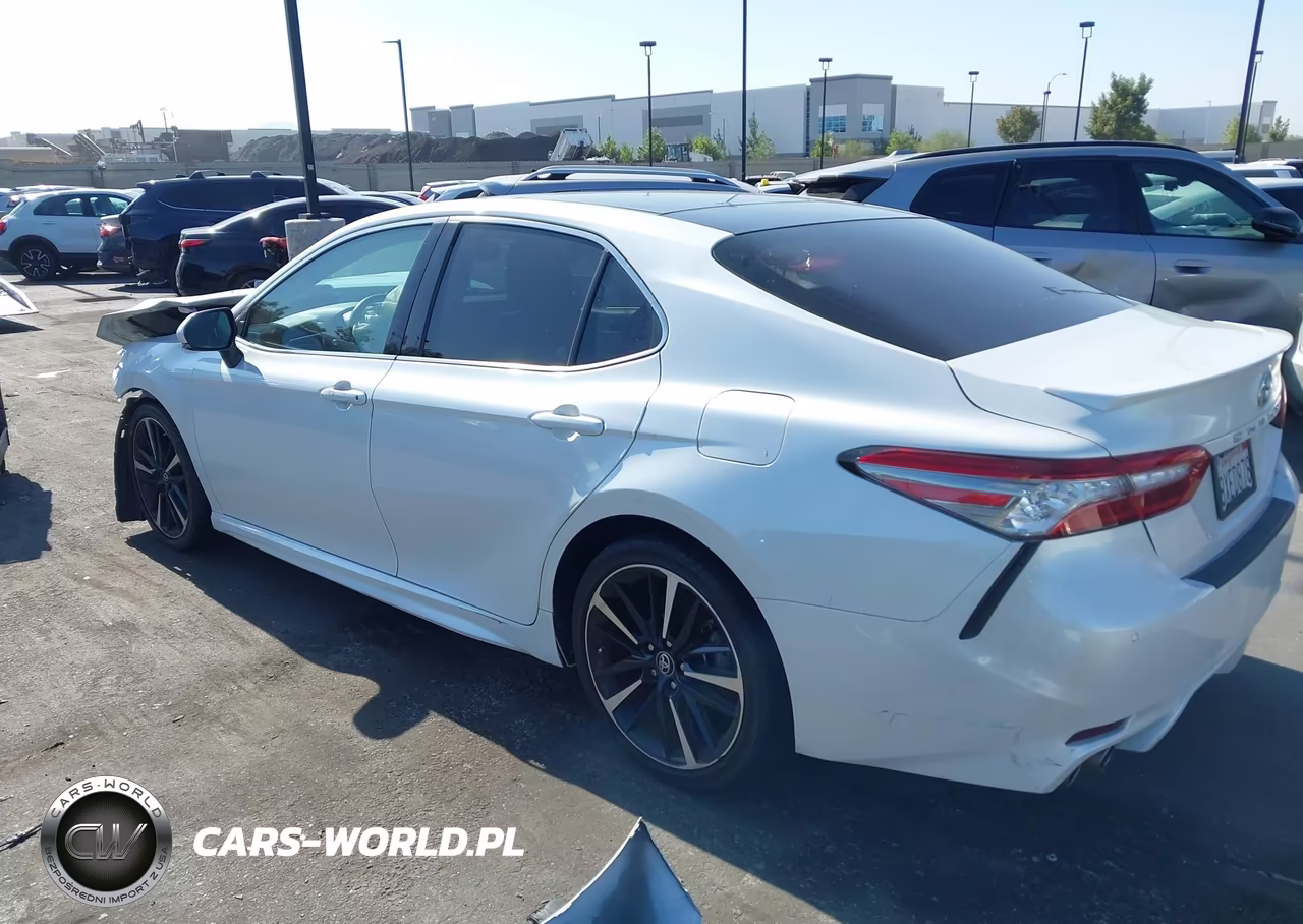 2018 Toyota Camry Xse VIN:4T1B61HK8JU059502 - 15