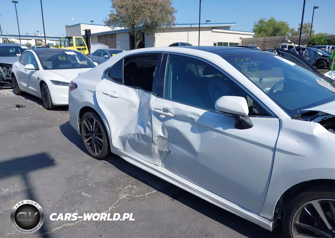 2018 Toyota Camry Xse VIN:4T1B61HK8JU059502 - 18