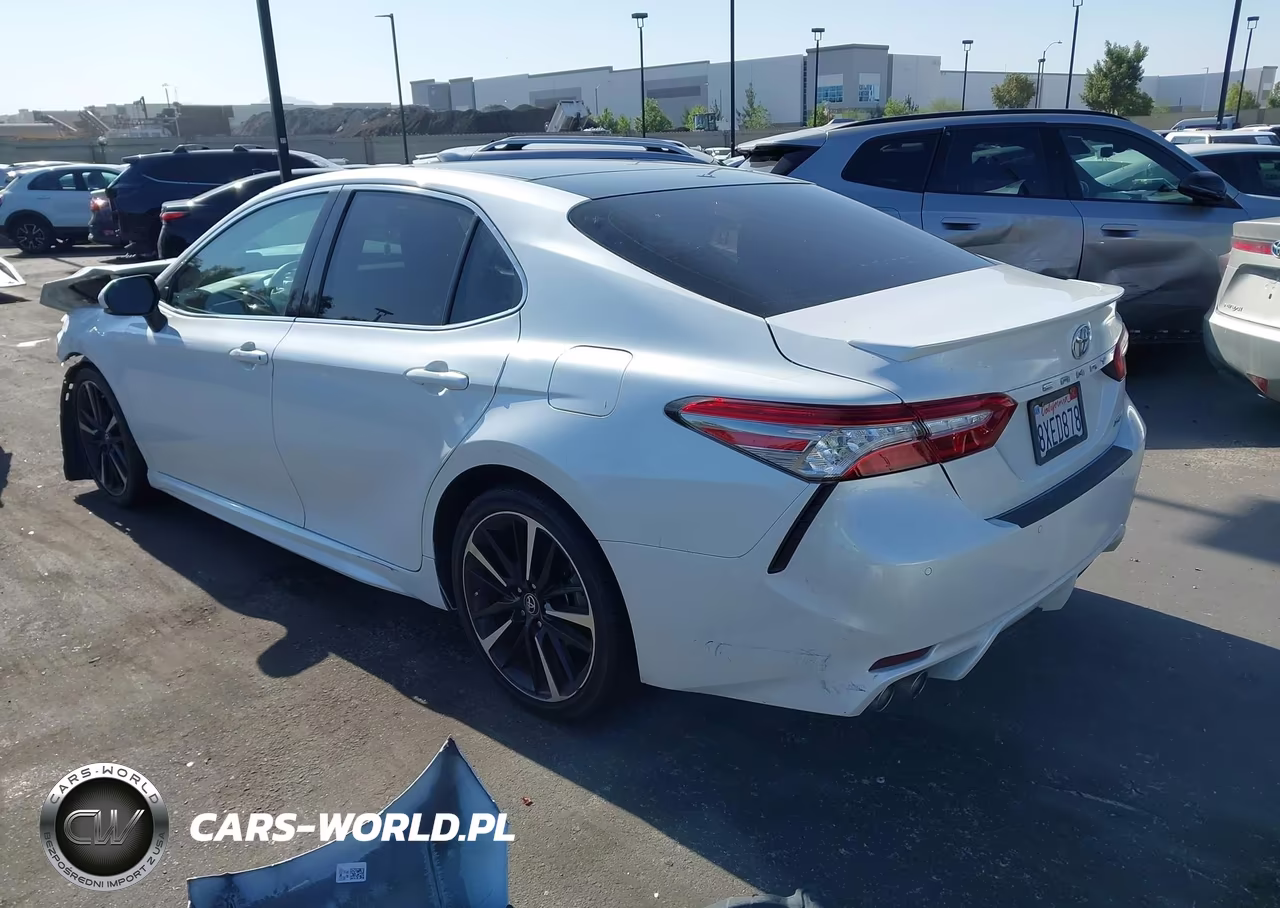 2018 Toyota Camry Xse VIN:4T1B61HK8JU059502 - 3