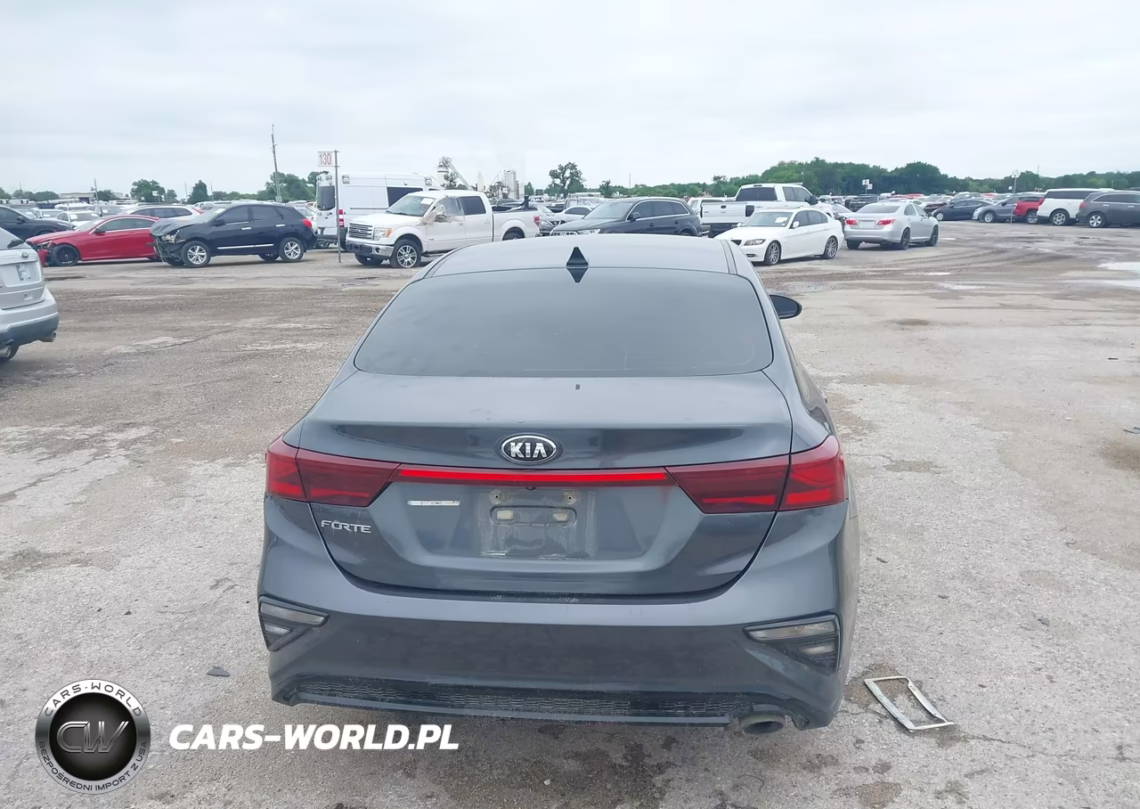 2019 Kia Forte Lxs VIN:3KPF24AD8KE059403 - 16