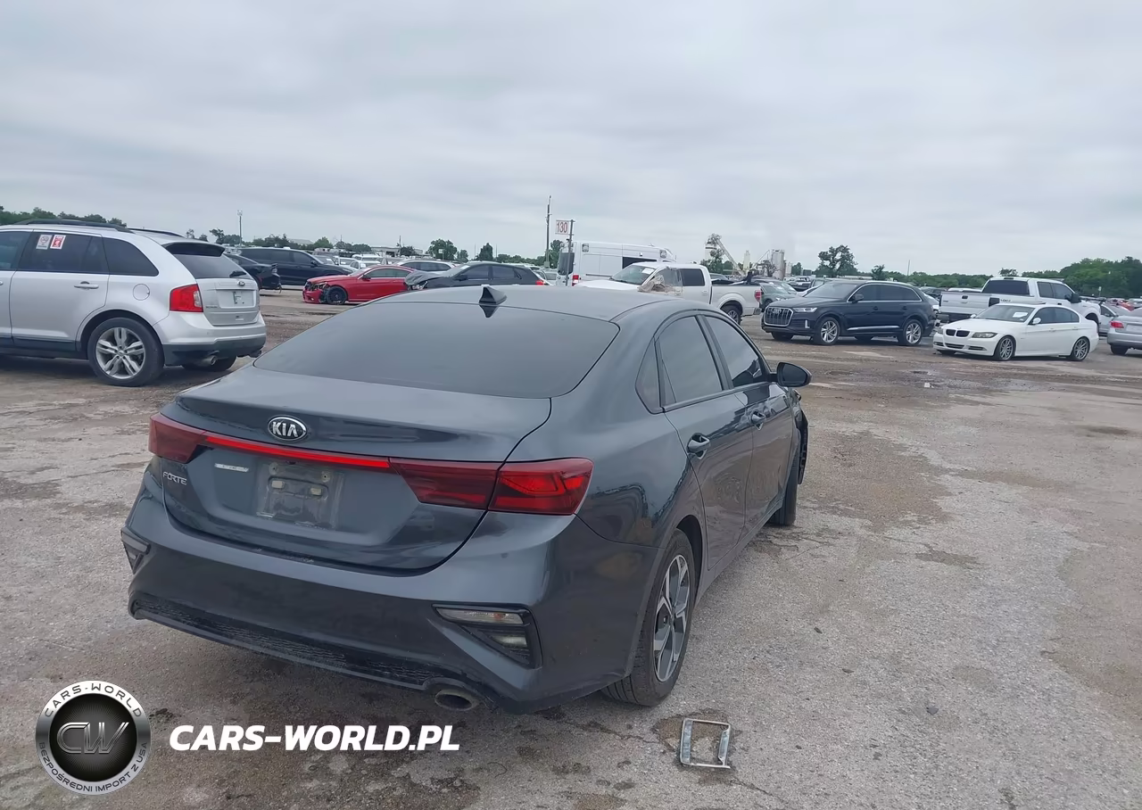 2019 Kia Forte Lxs VIN:3KPF24AD8KE059403 - 4