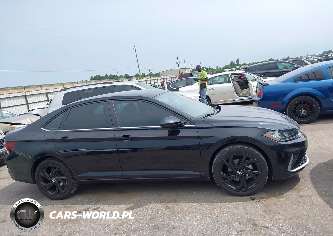 2025 Volkswagen Jetta 1.5T Se VIN:3VW7X7BU8SM032016 - 13