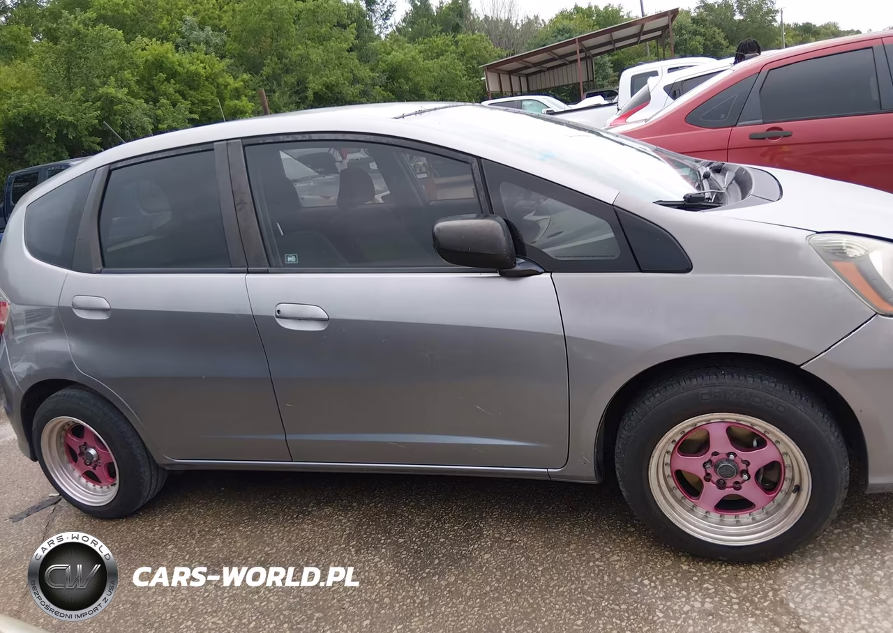 2010 Honda Fit VIN:JHMGE8H2XAS003786 - 13