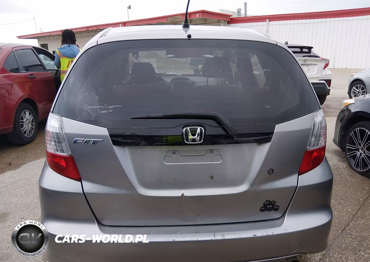 2010 Honda Fit VIN:JHMGE8H2XAS003786 - 16