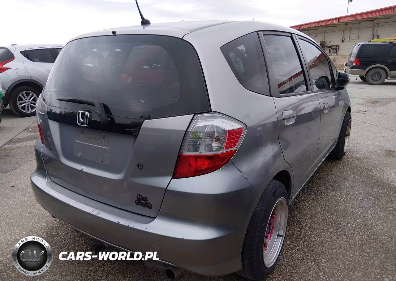2010 Honda Fit VIN:JHMGE8H2XAS003786 - 4