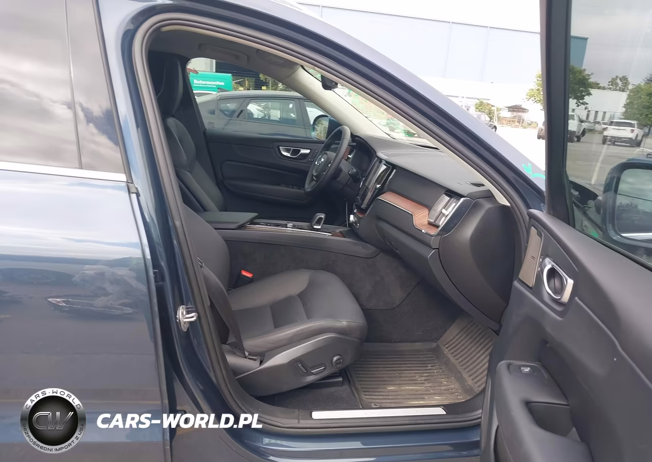 2023 Volvo Xc60 B5 Plus Bright Theme VIN:YV4L12RN2P1338084 - 5