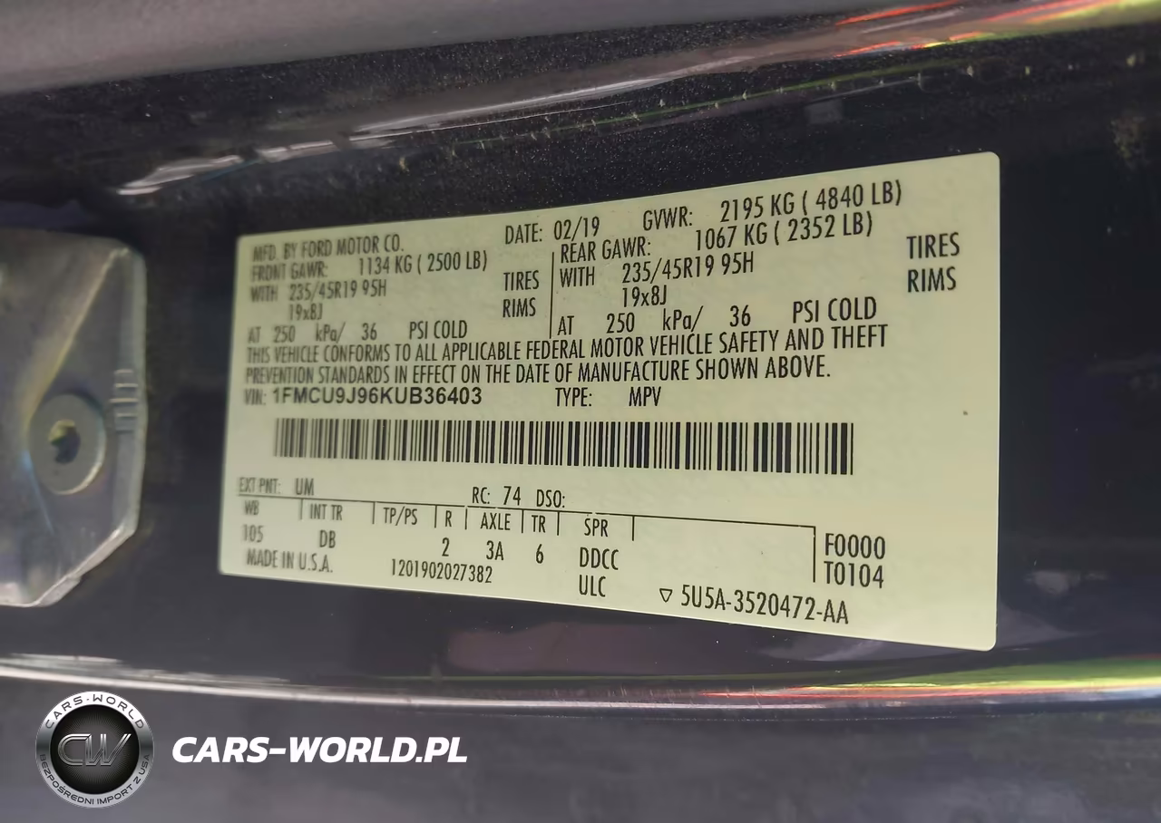 2019 Ford Escape Titanium VIN:1FMCU9J96KUB36403 - 9