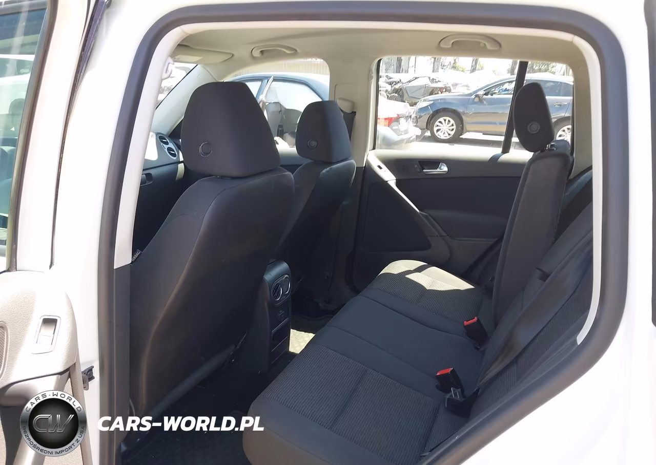 2017 Volkswagen Tiguan 2.0T-2.0T S VIN:WVGAV7AX9HK054340 - 8