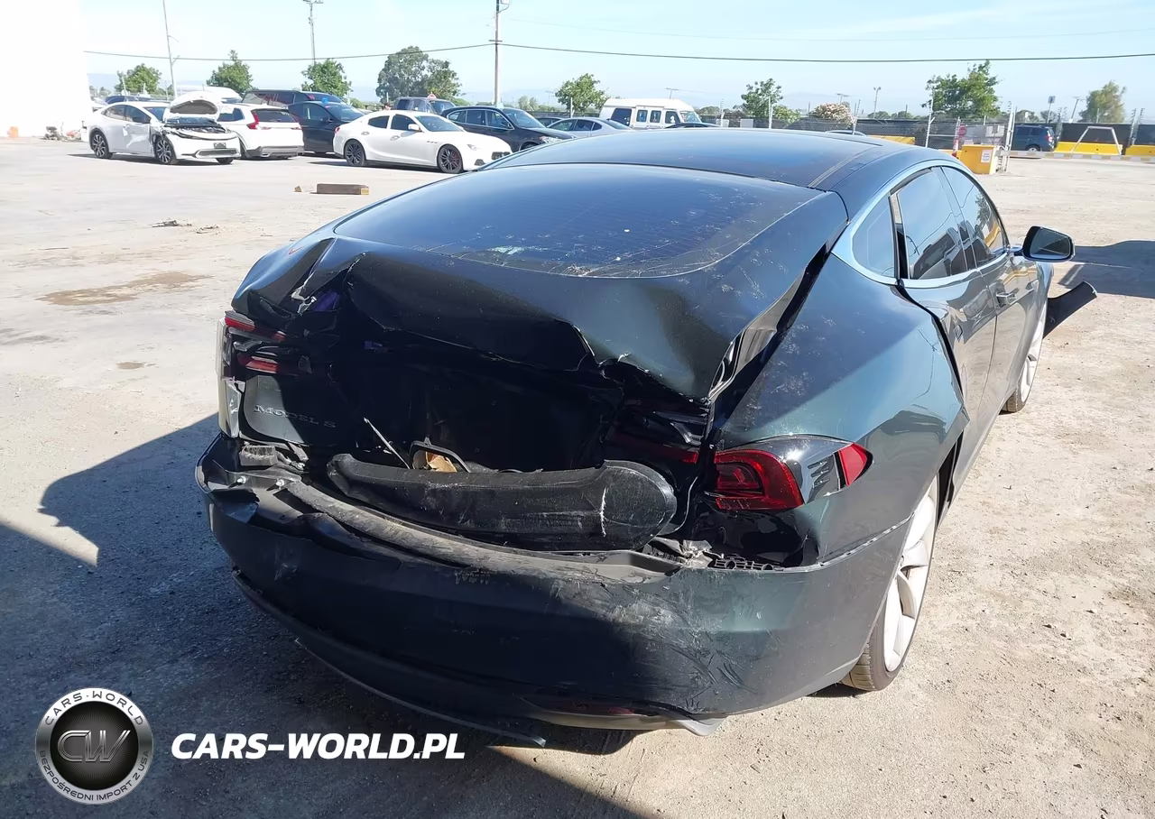 2013 Tesla Model S VIN:5YJSA1CN6DFP05136 - 4