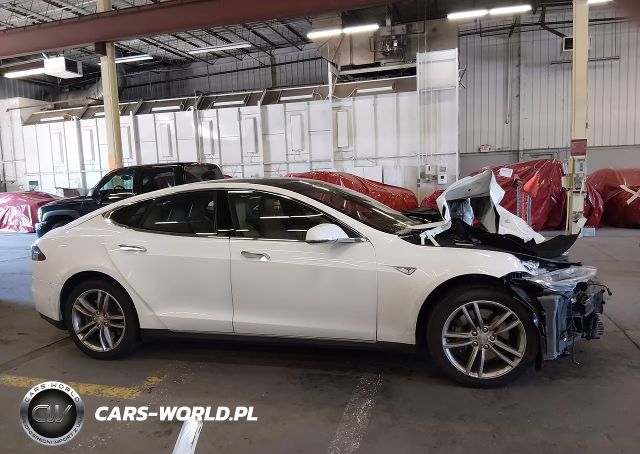 2014 Tesla Model S P85 VIN:5YJSA1H13EFP63681 - 14