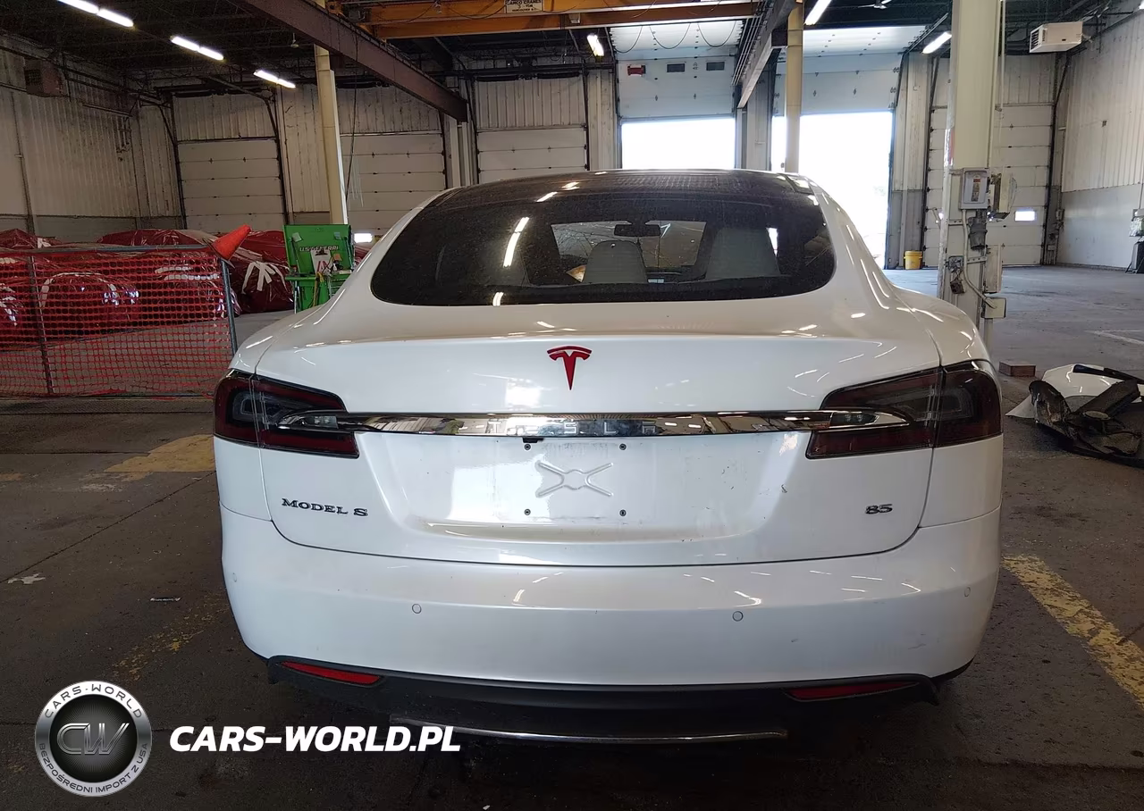 2014 Tesla Model S P85 VIN:5YJSA1H13EFP63681 - 17