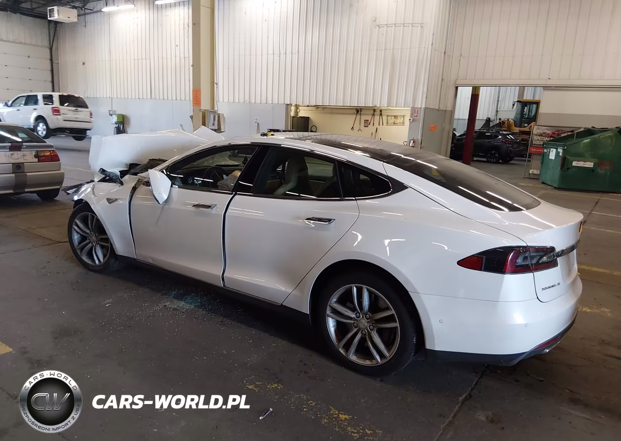 2014 Tesla Model S P85 VIN:5YJSA1H13EFP63681 - 3