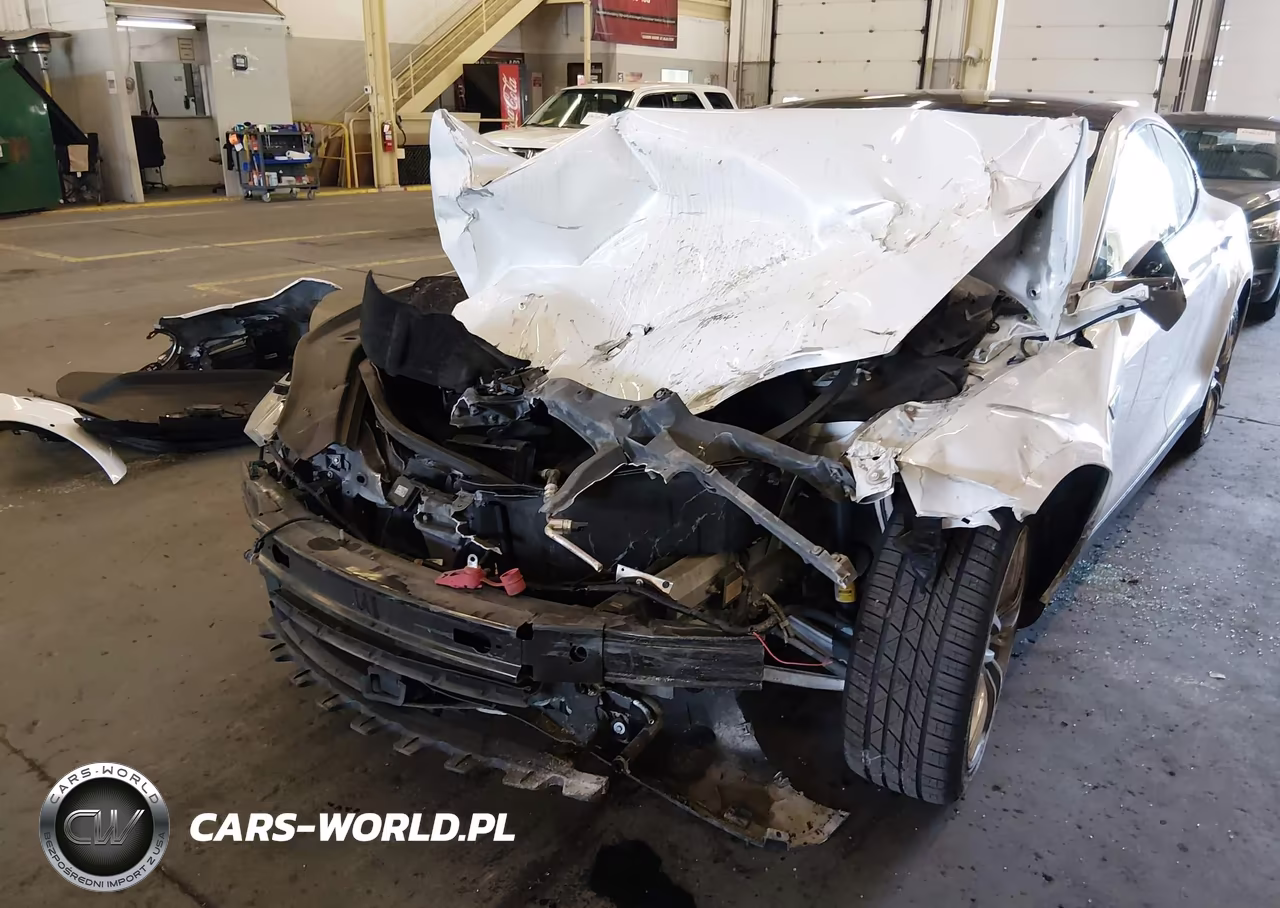 2014 Tesla Model S P85 VIN:5YJSA1H13EFP63681 - 6