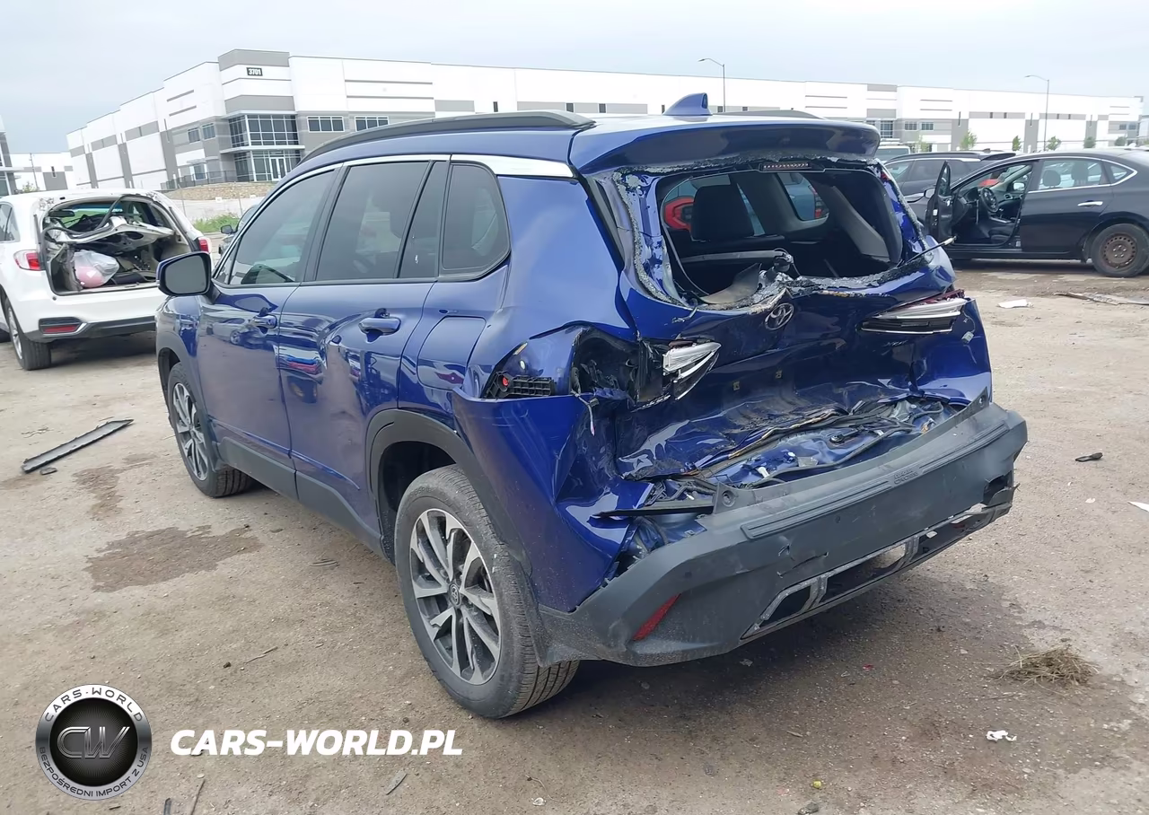 2022 Toyota Corolla Cross Xle VIN:7MUDAAAG8NV009362 - 3