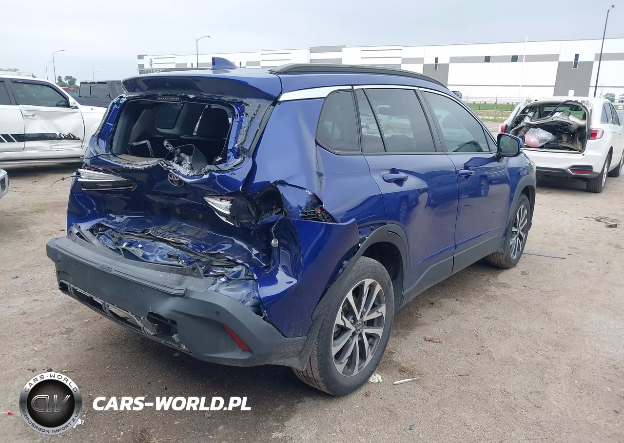 2022 Toyota Corolla Cross Xle VIN:7MUDAAAG8NV009362 - 4