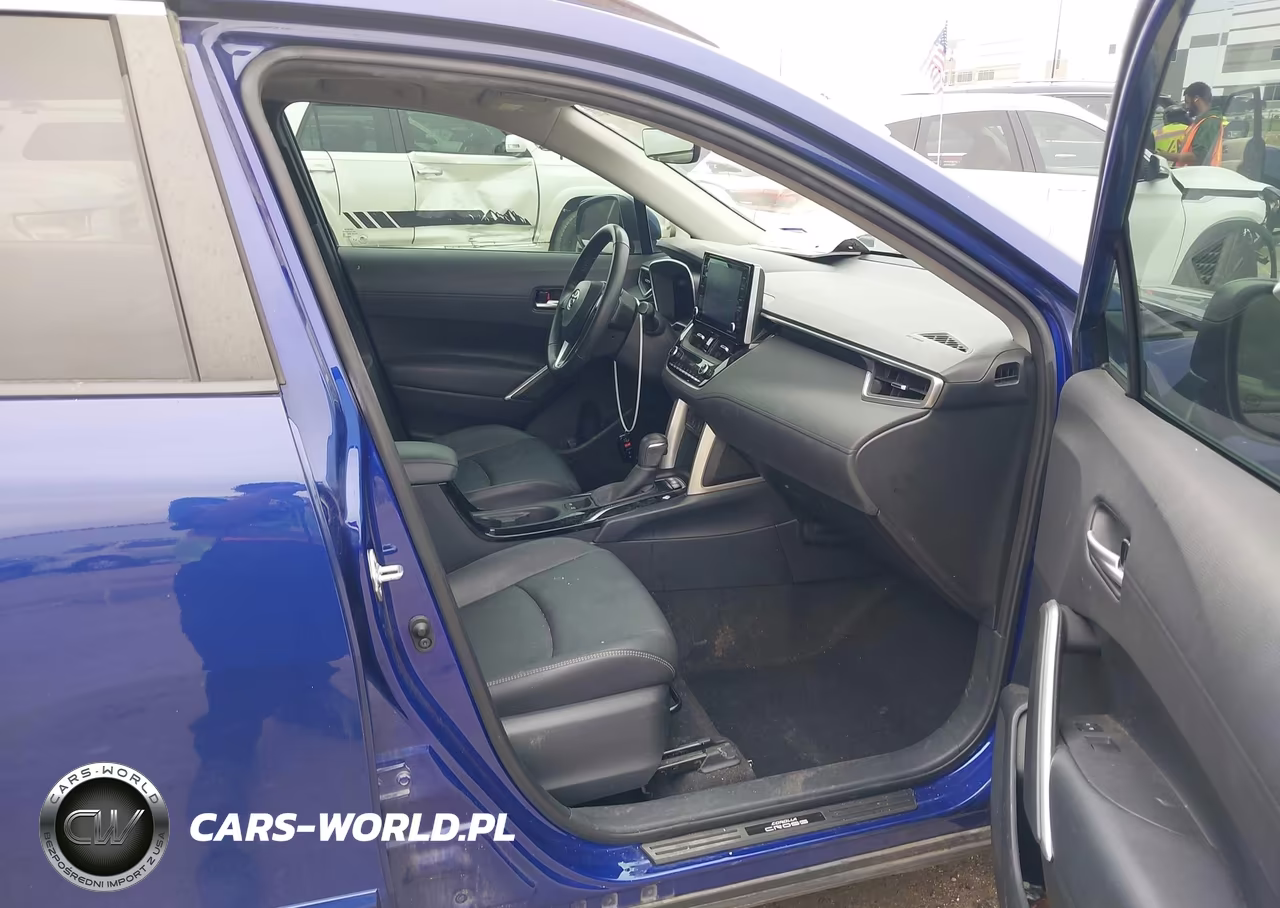 2022 Toyota Corolla Cross Xle VIN:7MUDAAAG8NV009362 - 5