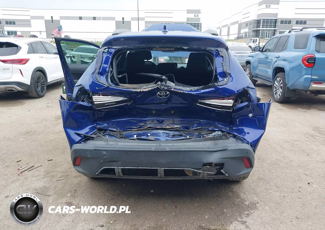 2022 Toyota Corolla Cross Xle VIN:7MUDAAAG8NV009362 - 6