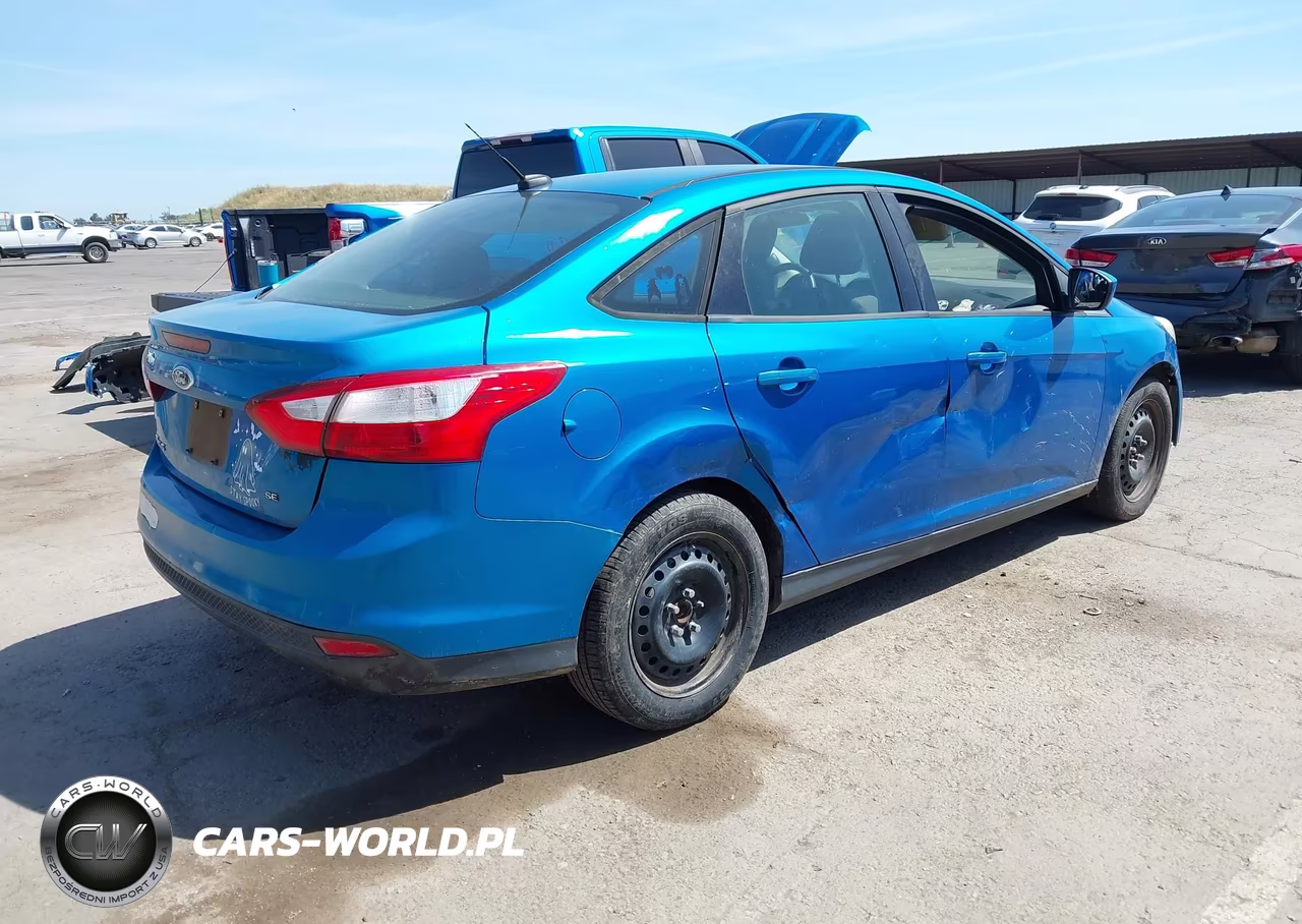 2012 Ford Focus Se VIN:1FAHP3F24CL362785 - 4