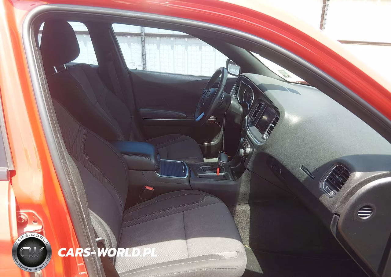 2018 Dodge Charger Sxt Plus Rwd VIN:2C3CDXHG6JH218084 - 5