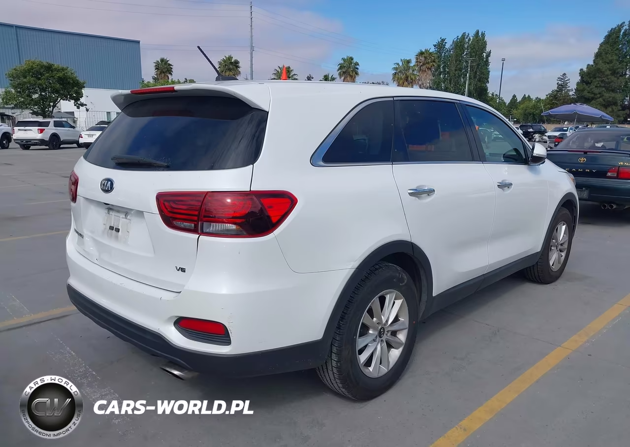 2019 Kia Sorento 3.3L Lx VIN:5XYPG4A56KG561876 - 4